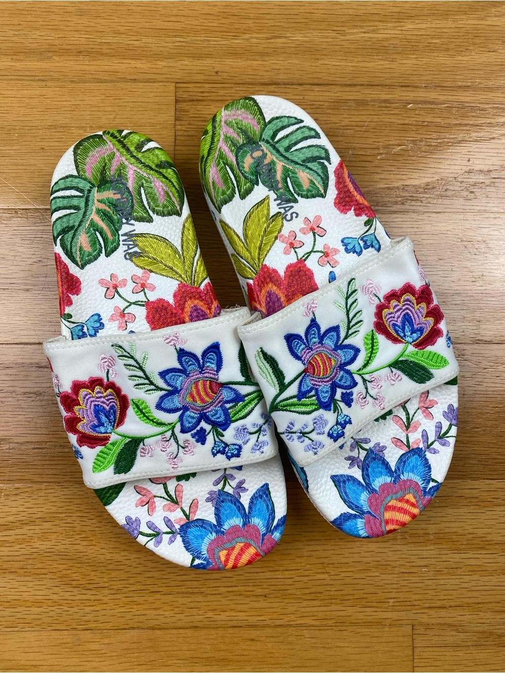 Johnny Was Embroidered Rumba Slide Slide Pool Sandals Slip Ons size 6